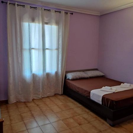 La Habitacion Del Piso Room In The Apartment Аликанте Экстерьер фото